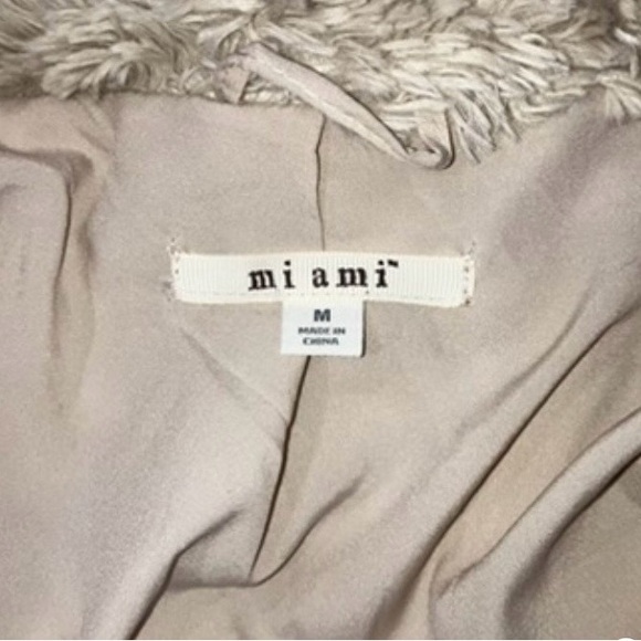 Francesca’s Miami Faux Fur Teddy Penny Lane Coat Soft Cozy Furry Fuzzy Cream M - Picture 10 of 11